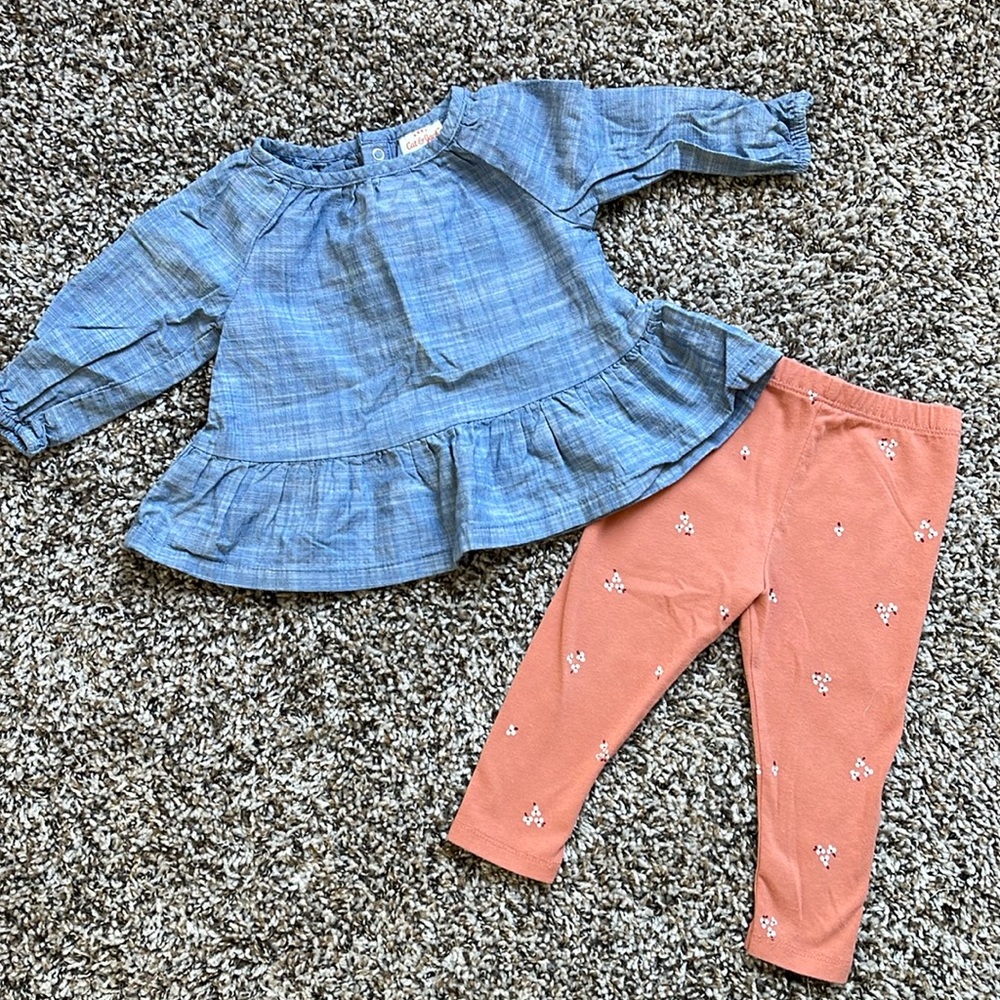 Cat & Jack Blue Chambray Top and Coral Floral Leggings Set